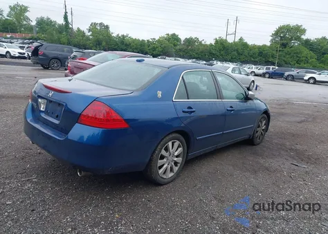 2006 Honda Accord 3.0 Ex z USA, uszkodzony, nr VIN 1HGCM66526A010086